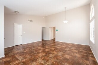 1621 Running Creek Dr in North Las Vegas, NV - Building Photo - Building Photo