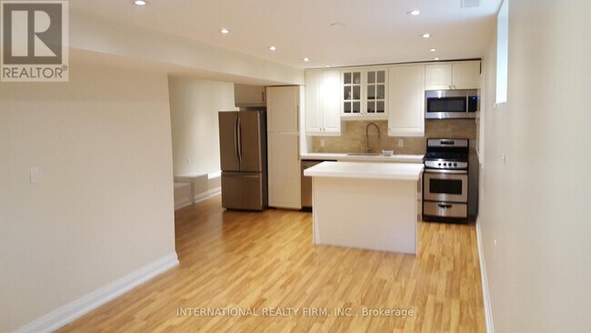 24 Duggan Ave in Toronto, ON - Building Photo - Building Photo