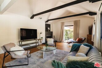 2062 High Tower Dr in Los Angeles, CA - Building Photo - Building Photo