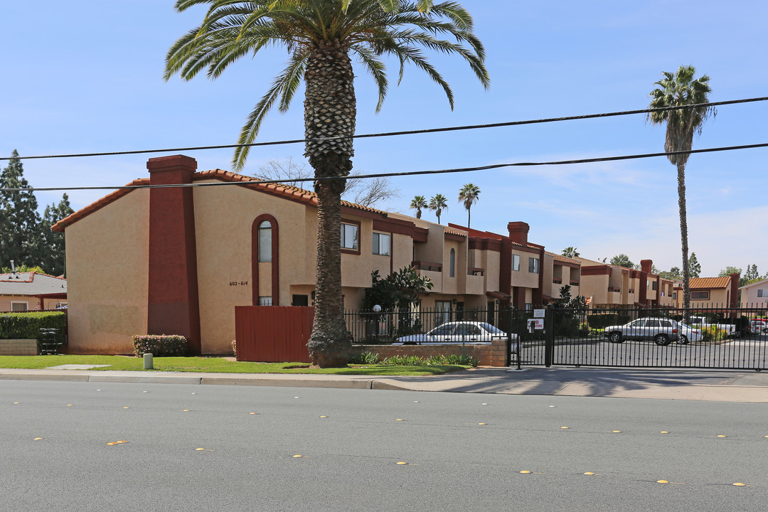 Camelot Gardens in El Cajon, CA - Building Photo