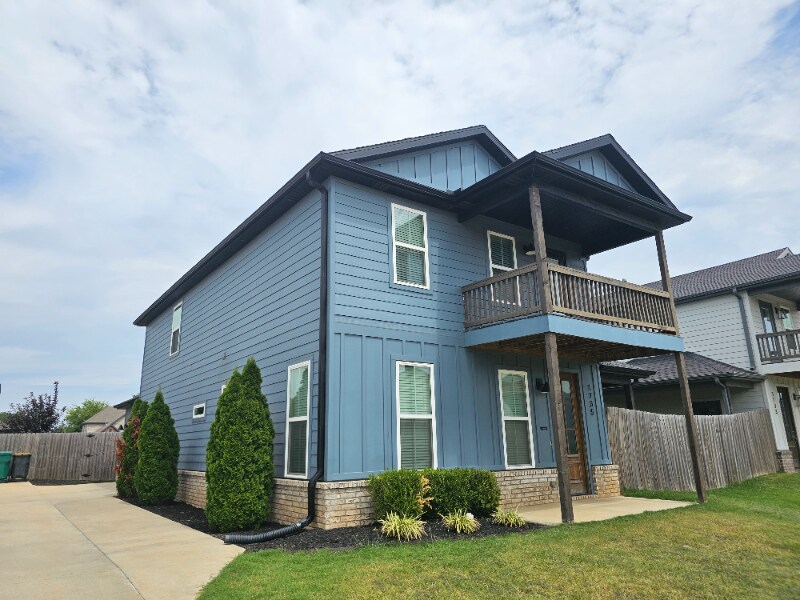 1735 W Whitney Ln in Rogers, AR - Foto de edificio
