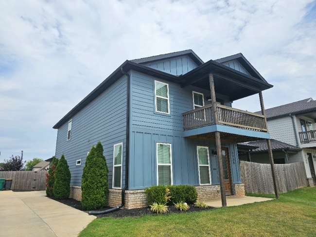 property at 1735 W Whitney Ln