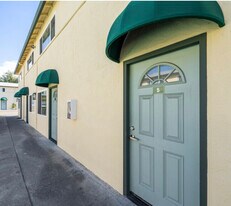 Holiday Orchard Apartments in Hayward, CA - Building Photo