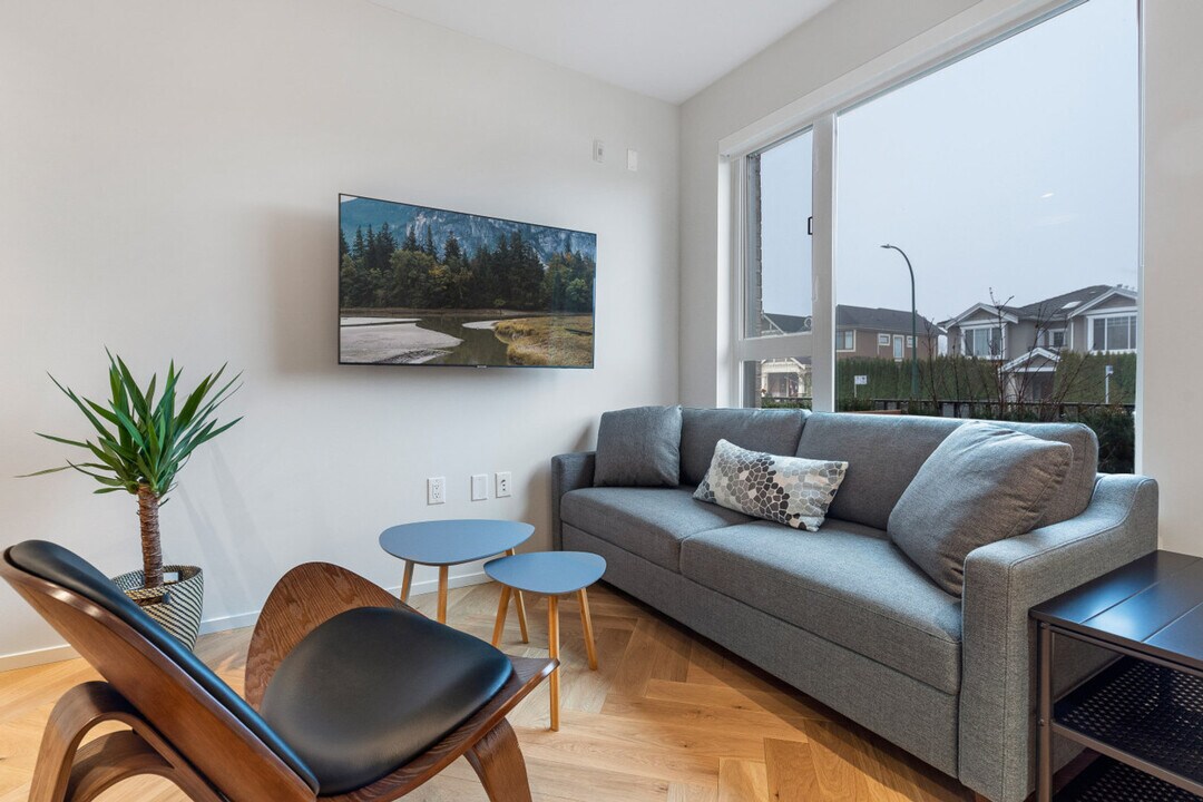 745 W 49th Ave in Vancouver, BC - Building Photo