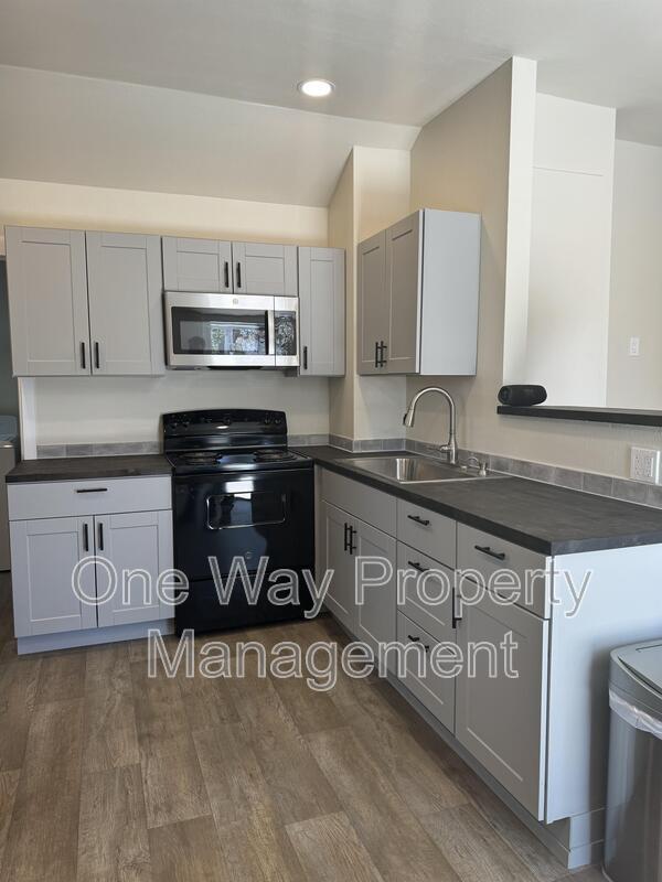property at 2038 1/2 5th St