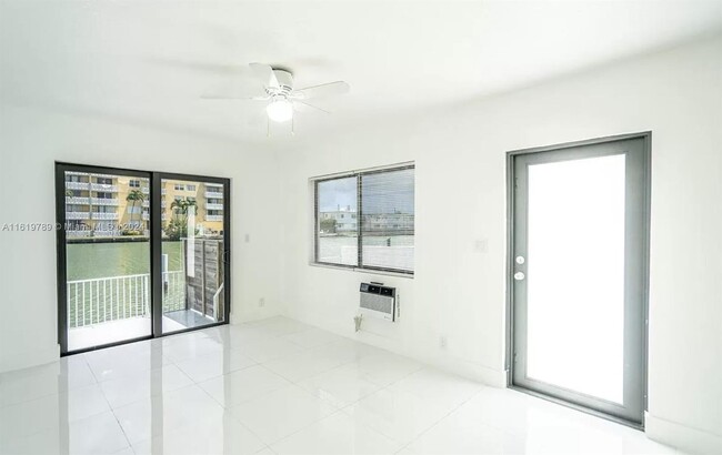 7935 Crespi Blvd in Miami Beach, FL - Building Photo - Building Photo