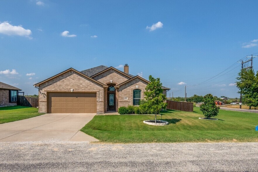 485 Collin St in Nevada, TX - Building Photo