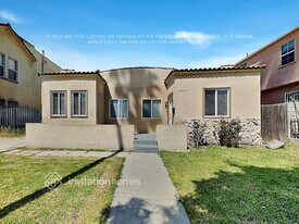 2627 S Dunsmuir Ave in Los Angeles, CA - Building Photo