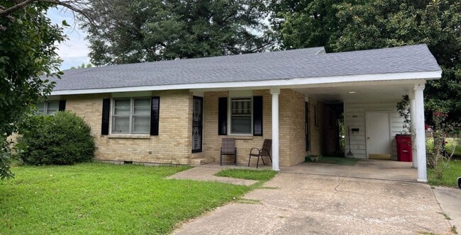 808 Davis Blvd in Sikeston, MO - Building Photo - Building Photo