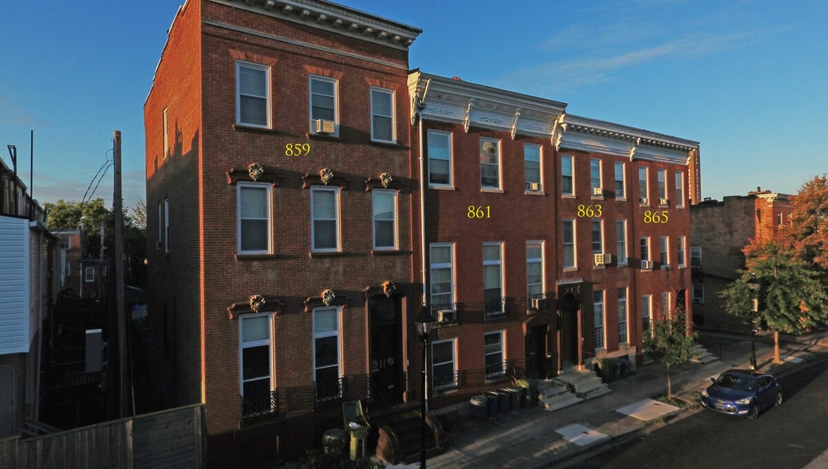 859 Hollins St in Baltimore, MD - Building Photo