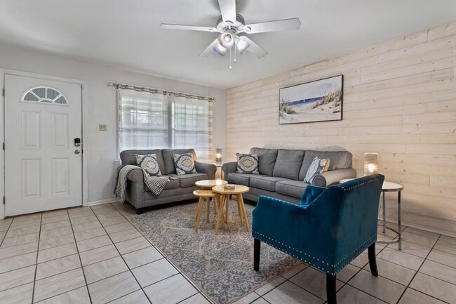 805 Lewis Ave in Gulfport, MS - Building Photo - Building Photo