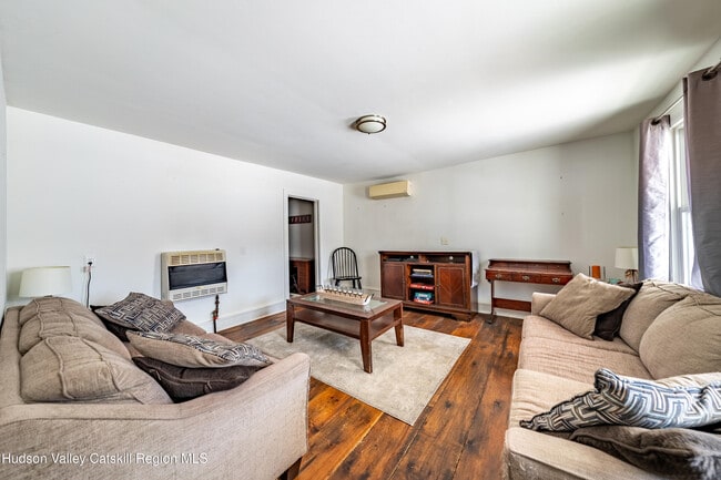 648 Albany Turnpike in Old Chatham, NY - Building Photo - Building Photo