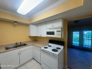 6619 La Mirada Dr W in Jacksonville, FL - Building Photo - Building Photo