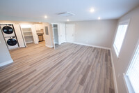 Landings at Aquidneck Crossing in Middletown, RI - Building Photo - Building Photo