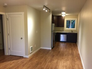 5222 NE Couch St in Portland, OR - Building Photo - Building Photo