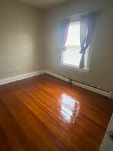 230 Pullman Ave, Unit #1 in Rochester, NY - Foto de edificio - Building Photo