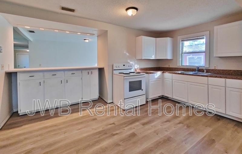 2054 Broadway Ave in Jacksonville, FL - Building Photo