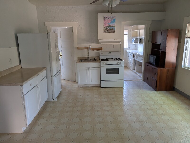 1717 SE Clatsop St in Portland, OR - Building Photo