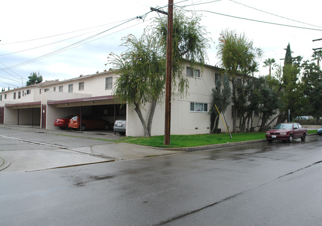 Chandler Palms in Valley Village, CA - Building Photo - Building Photo