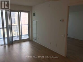 5162 Yonge St in Toronto, ON - Building Photo - Building Photo