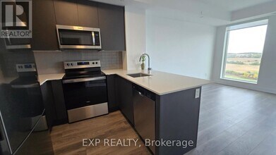 3240 William Colston Ave in Oakville, ON - Building Photo - Building Photo