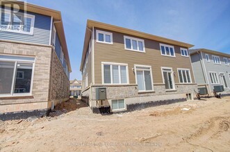 105 Molozzi St in Erin, ON - Building Photo - Building Photo
