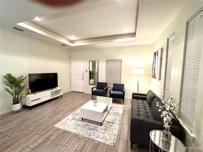 1702 W Garrison Dr in Pharr, TX - Building Photo - Building Photo
