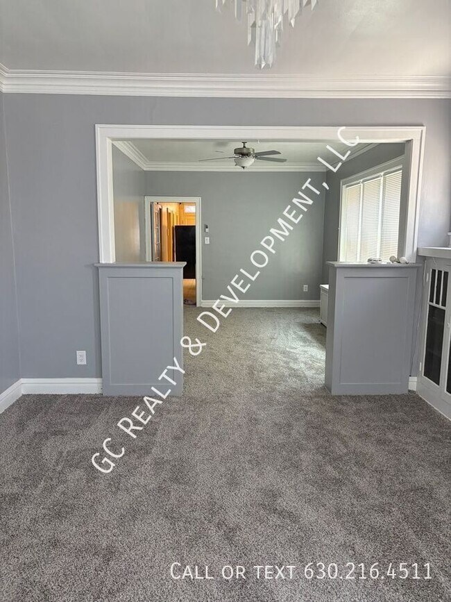 6555 S Washtenaw Ave. in Chicago, IL - Building Photo - Building Photo