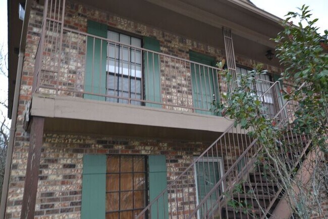 536 S Flannery Rd-Unit -Apt C in Baton Rouge, LA - Foto de edificio - Building Photo