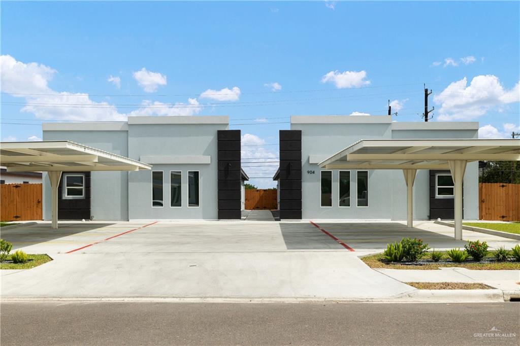 11 Deluxe St in Alamo, TX - Building Photo