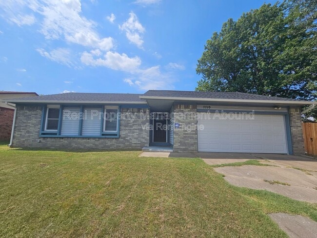 7710 N 120th Ave E in Owasso, OK - Building Photo - Building Photo