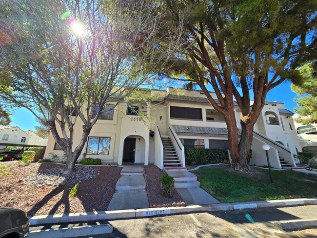1416 Santa Margarita St