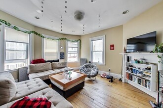 170 Hillside St, Unit #2 in Boston, MA - Building Photo - Building Photo