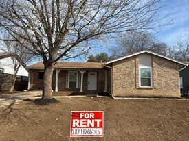 6718 Pear Tree in San Antonio, TX - Building Photo