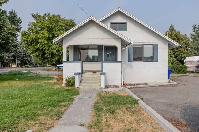 property at 7 N 5th W