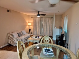 2320 E Bell Rd in Phoenix, AZ - Building Photo