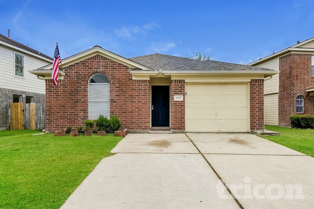 15019 Easingwold Dr in Channelview, TX - Building Photo