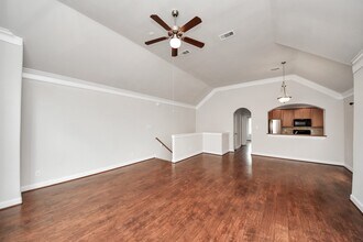 2941 Clinton Dr in Houston, TX - Building Photo - Building Photo