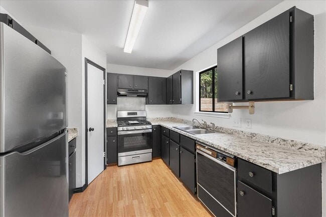 1404 Deupree Dr in Austin, TX - Building Photo - Building Photo