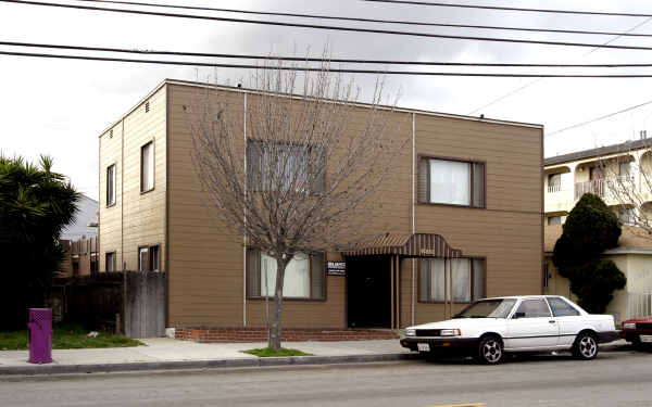 1519 Obispo Ave in Long Beach, CA - Foto de edificio - Building Photo