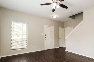 823 Lovebug Ln in Conroe, TX - Building Photo - Building Photo