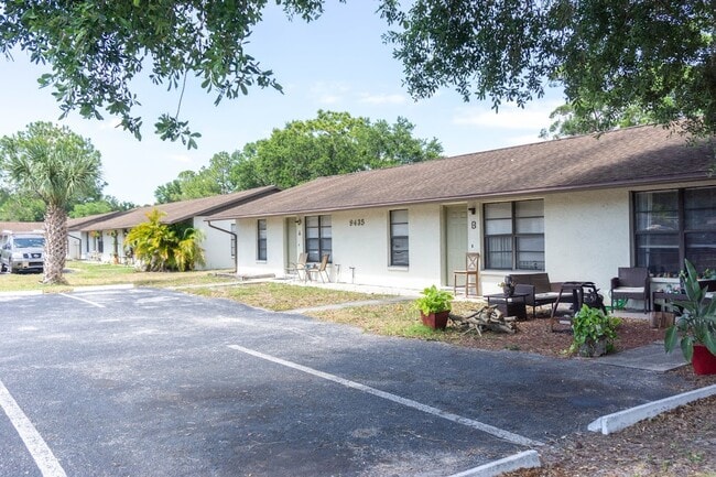 9562 Lynn Ln, Unit C in Seminole, FL - Building Photo - Building Photo