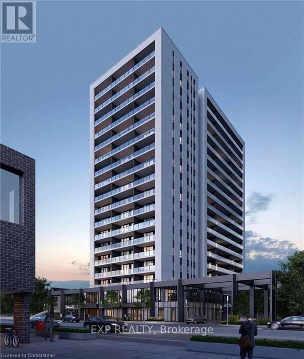 741-741 King St W in Kitchener, ON - Building Photo
