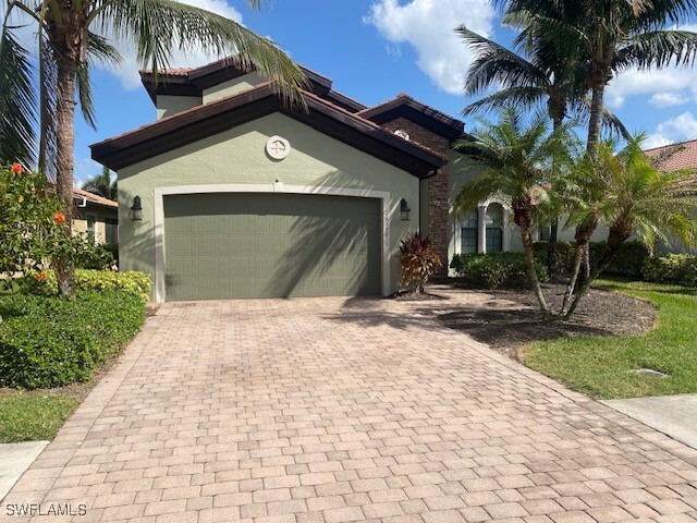 26151 St Michael Ln in Bonita Springs, FL - Foto de edificio