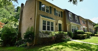 9009 O'Keith Ct in Springfield, VA - Building Photo