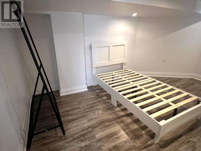 3 Rolyat St in Toronto, ON - Building Photo - Building Photo