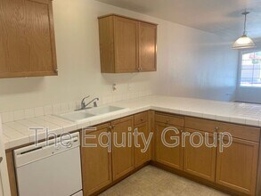 4349 W Walnut Ave in Visalia, CA - Building Photo - Building Photo