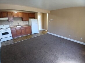 Marine Memorial Apartments in Niagara Falls, NY - Building Photo - Building Photo