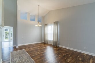 9406 Oak Meadow Ct in Tampa, FL - Building Photo - Building Photo