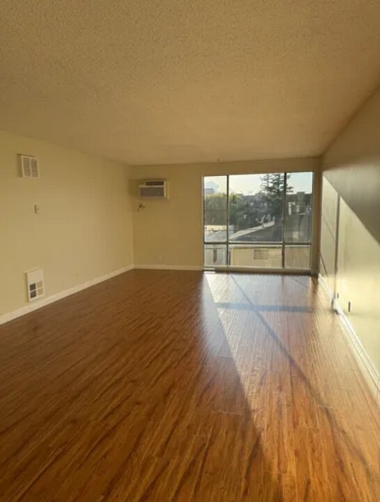215 N Belmont St-Unit -209 in Glendale, CA - Building Photo
